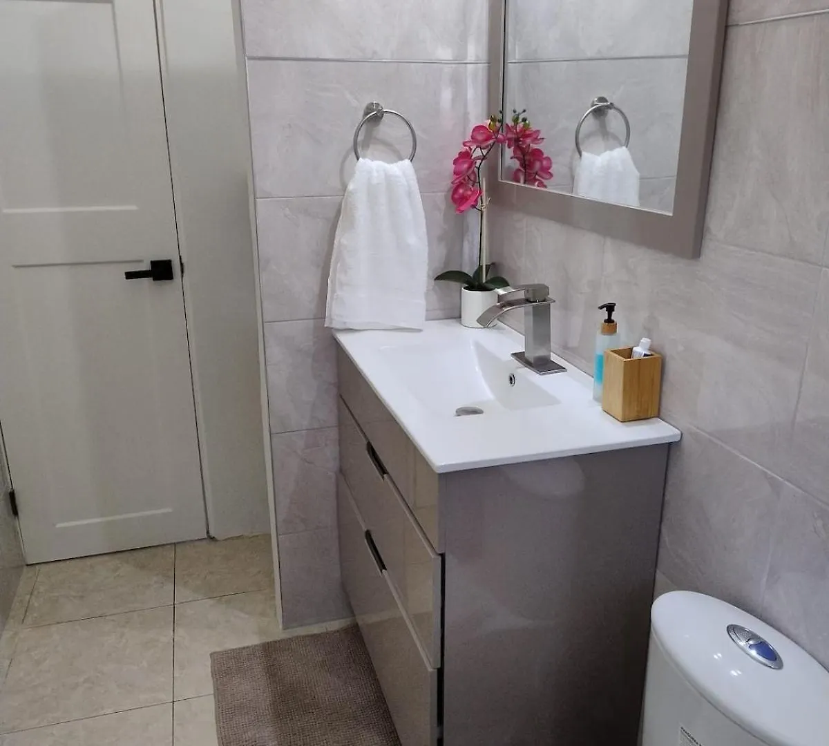 Modern Vacation Home Near Beach Falmouth Jamaica